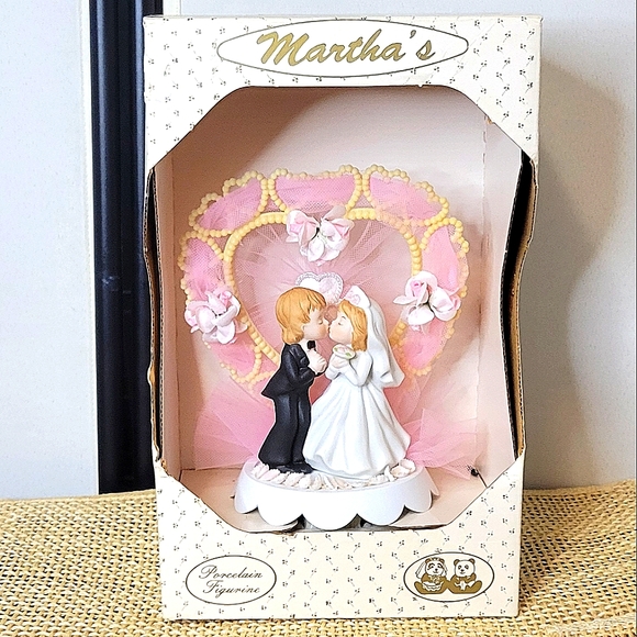 Martha's Other - Romantic PRECIOUS Bride and Groom VINTAGE MARTHAS WEDDING Cake Topper NEW IN BOX
